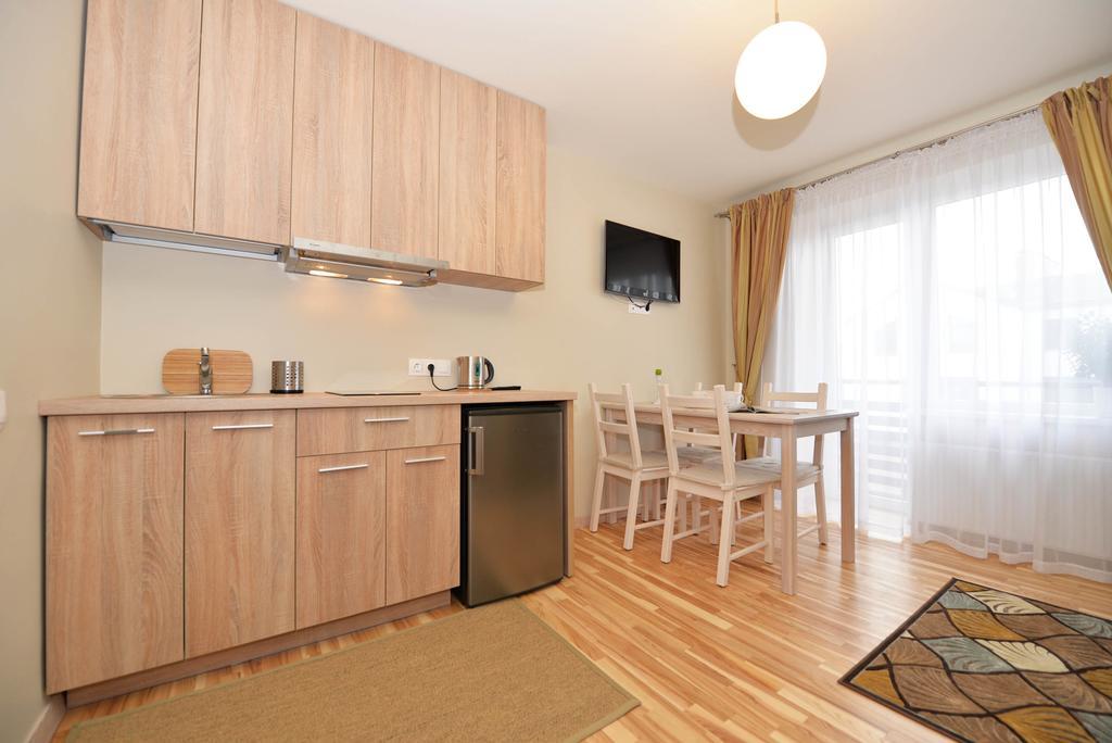 Palangos Vila Apartments Паланга Стая снимка